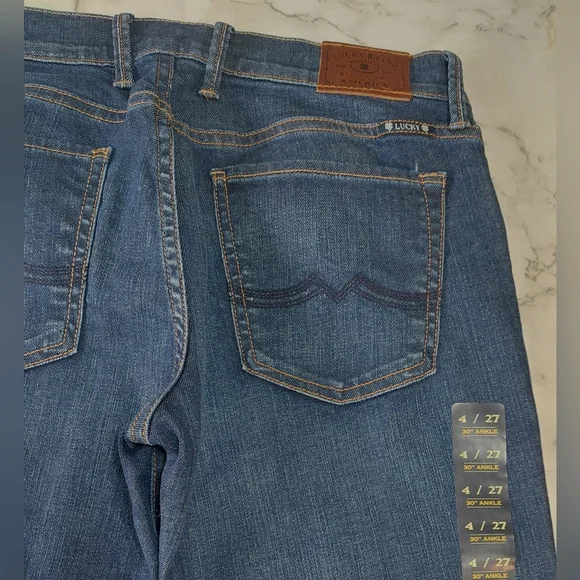 New Lucky Brand Dark Wash Sweet 'N Straight Jeans, Size 4 - Picture 6 of 8